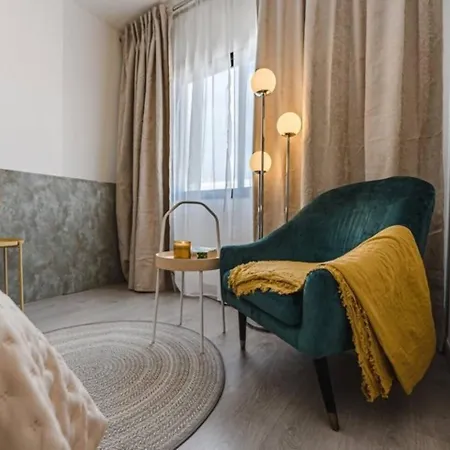 아파트 Luxurious And Spacious 아데제